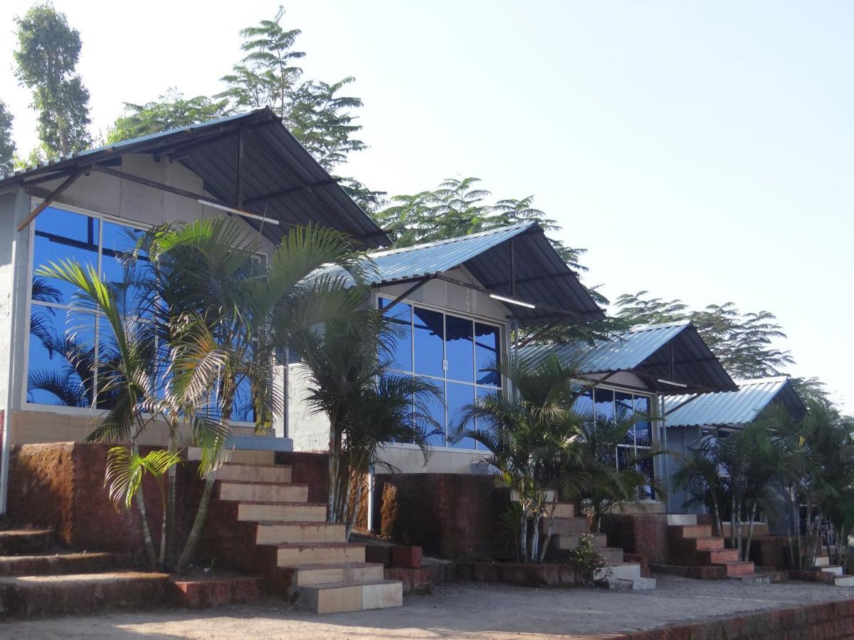 Exotic Valley Hotel มหาบาเลชวาร์ ภายนอก รูปภาพ