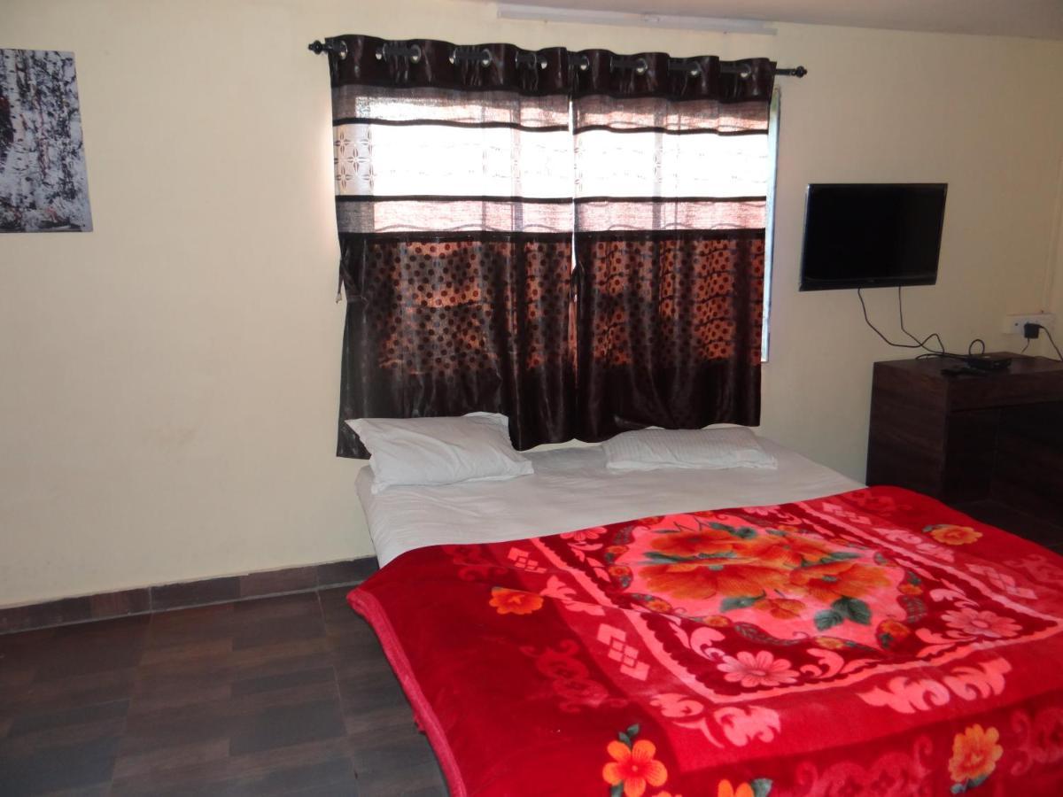 Exotic Valley Hotel มหาบาเลชวาร์ ภายนอก รูปภาพ
