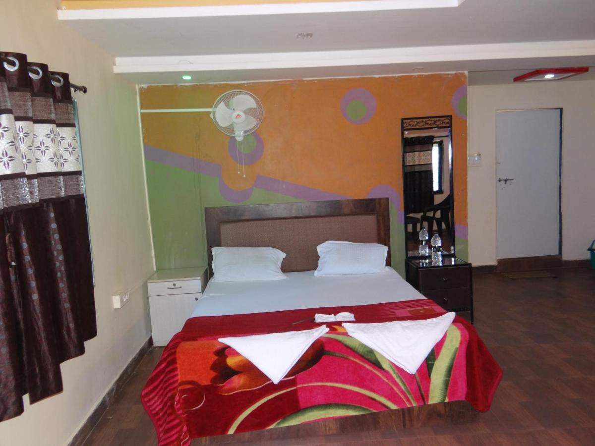 Exotic Valley Hotel มหาบาเลชวาร์ ภายนอก รูปภาพ