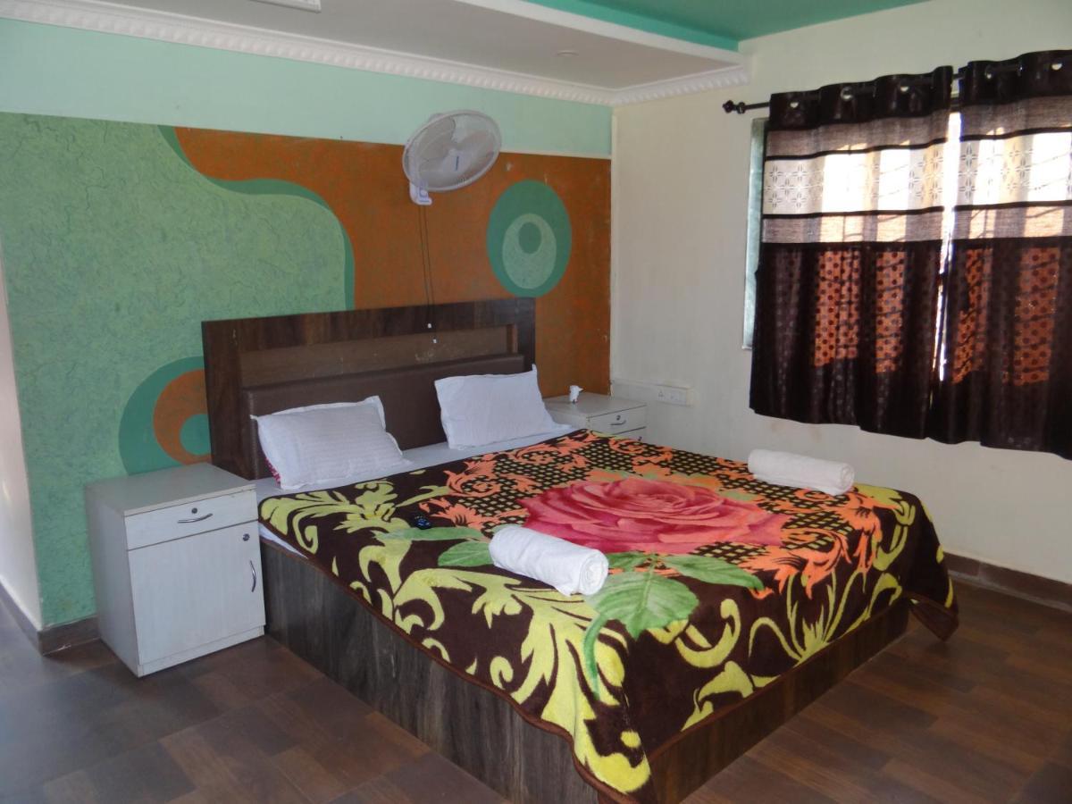 Exotic Valley Hotel มหาบาเลชวาร์ ภายนอก รูปภาพ