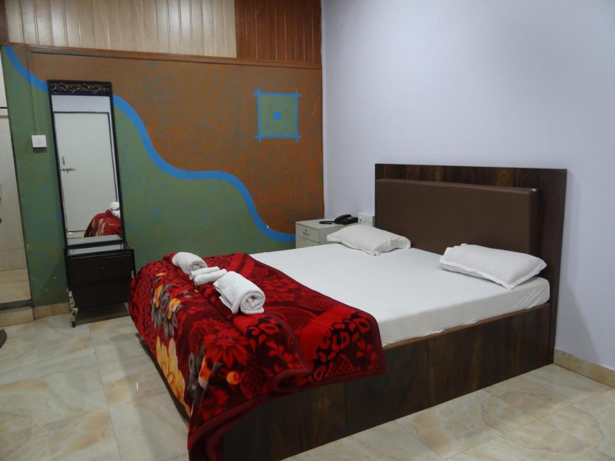 Exotic Valley Hotel มหาบาเลชวาร์ ภายนอก รูปภาพ