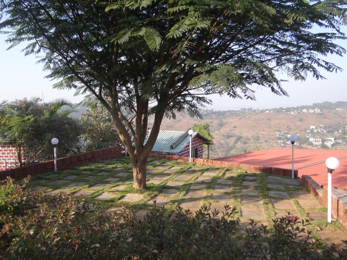 Exotic Valley Hotel มหาบาเลชวาร์ ภายนอก รูปภาพ